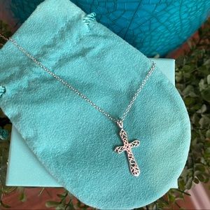 925 Sterling Silver Cross Pendant Necklace